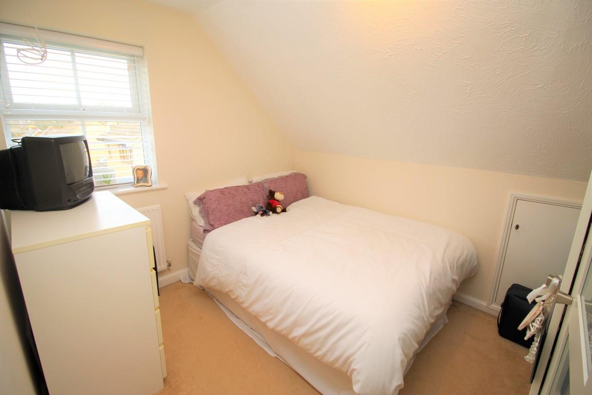 Trelawney Drive, Tilehurst, Berkshire